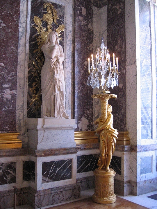 041 Versailles Hall of Mirrors.jpg